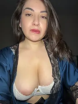 Snapshot of Lovynna chatting on May 3, 2026, 7:06 pm Lovynna online show from May 3, 2026, 7:06 pm