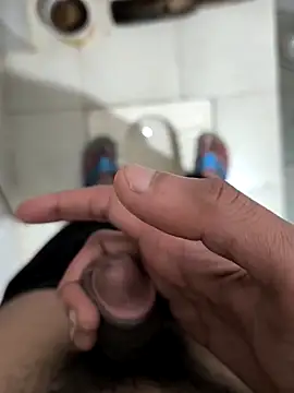 Snapshot of Ritik143jhil chatting on November 17, 2025, 1:09 am Ritik143jhil online show from November 17, 2025, 1:09 am