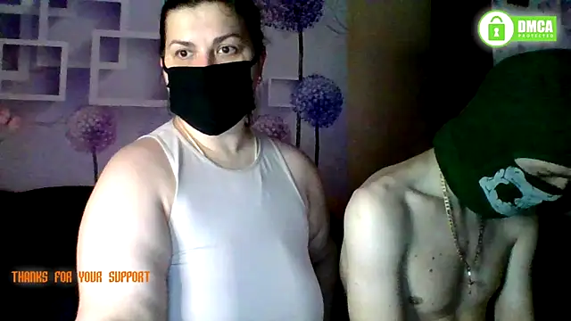 Snapshot of honey_sweet_couple chatting on February 14, 2026, 8:09 pm honey sweet couple online show from February 14, 2026, 8:09 pm