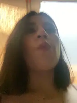 Snapshot of GinebraBelucci chatting on December 21, 2025, 7:59 pm GinebraBelucci online show from December 21, 2025, 7:59 pm