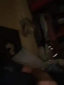 manrrique4567 online show from March 16, 2026, 3:37 pm