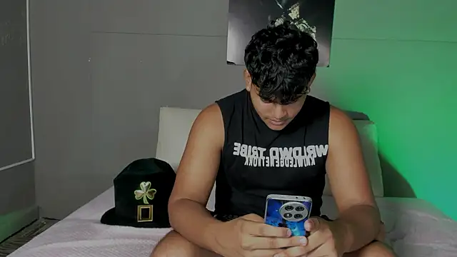 nicolvibes 212 online show from March 17, 2026, 10:02 pm