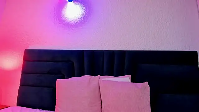 Snapshot of VictoriaRouge_ chatting on April 28, 2026, 2:27 am VictoriaRouge online show from April 28, 2026, 2:27 am