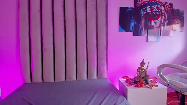 GabrielaSuarez  online show from April 14, 2026, 8:36 pm