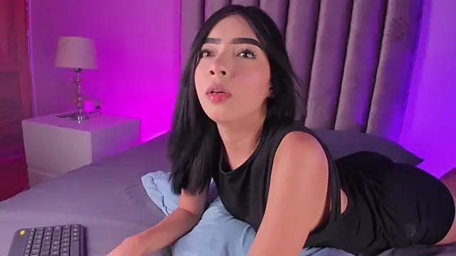 GabrielaSuarez  online show from May 20, 2026, 7:55 pm