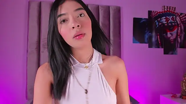 GabrielaSuarez  online show from May 27, 2026, 8:27 pm