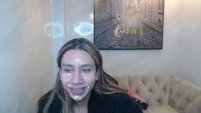 Snapshot of Evy_Luxx_v chatting on May 9, 2026, 3:43 am Evy Luxx v online show from May 9, 2026, 3:43 am