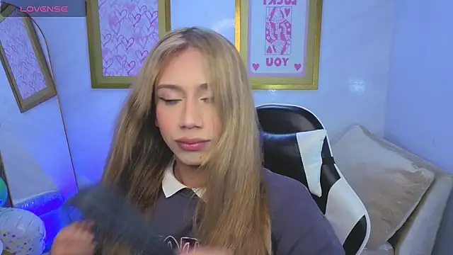 Evy Luxx v online show from March 19, 2026, 3:50 am