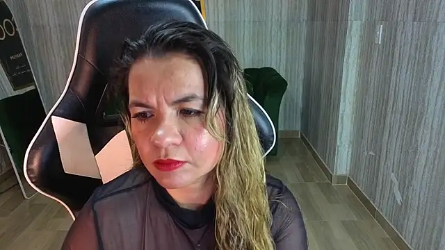 Snapshot of paula_lorens_t1_ chatting on November 20, 2025, 3:07 am paula lorens t1 online show from November 20, 2025, 3:07 am