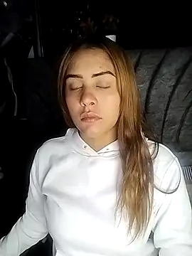 Snapshot of Allisongray-- chatting on November 14, 2025, 9:24 am Allisongray-- online show from November 14, 2025, 9:24 am