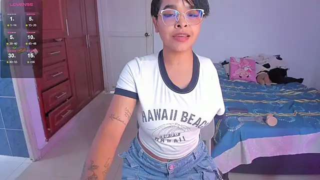 Snapshot of Tatiana-Jaaramillo chatting on April 19, 2026, 7:49 pm Tatiana-Jaaramillo online show from April 19, 2026, 7:49 pm
