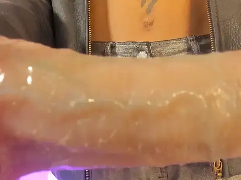 aprille15 online show from April 3, 2026, 4:08 am