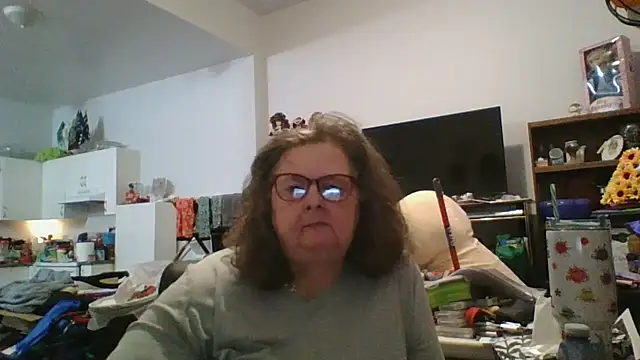 TiguhguhrsRose online show from January 18, 2026, 12:47 am