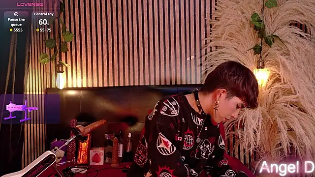 Angeldust19 online show from March 13, 2026, 3:33 am