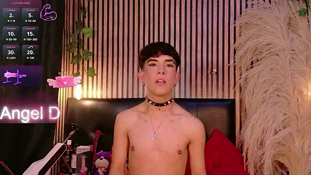 Snapshot of Angeldust19 chatting on February 12, 2026, 4:01 am Angeldust19 online show from February 12, 2026, 4:01 am