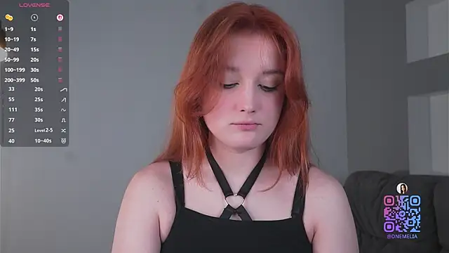 AmelieSeductress online show from November 24, 2025, 2:06 pm