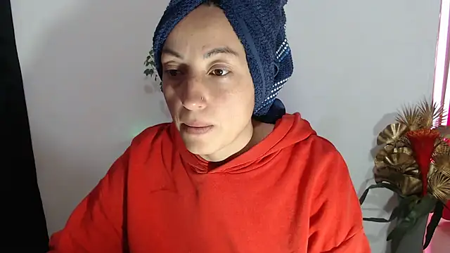 Snapshot of Megan-love2 chatting on November 15, 2025, 8:57 pm Megan-love2 online show from November 15, 2025, 8:57 pm