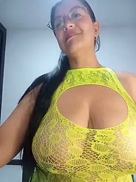 CelesteAlvarez1989 online show from June 6, 2026, 4:17 am