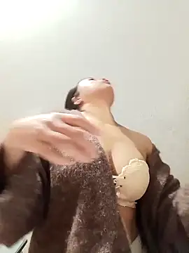 sara-xx online show from February 9, 2026, 2:09 am