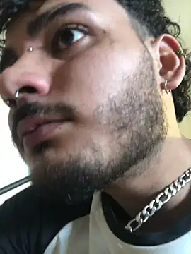 Snapshot of Brunicci chatting on December 17, 2025, 6:35 pm Brunicci online show from December 17, 2025, 6:35 pm