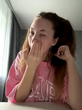 Holy Poly online show from December 5, 2025, 8:24 am