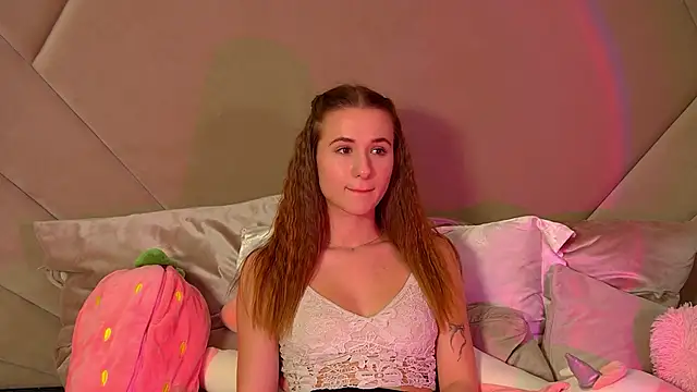 Snapshot of KristinaBellini chatting on November 26, 2025, 1:44 pm KristinaBellini online show from November 26, 2025, 1:44 pm