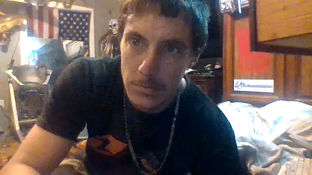 Snapshot of dickencidr chatting on May 13, 2026, 2:40 am dickencidr online show from May 13, 2026, 2:40 am