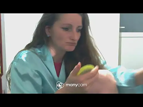 Snapshot of CrazyMaya39 chatting on November 28, 2025, 9:15 pm CrazyMaya39 online show from November 28, 2025, 9:15 pm