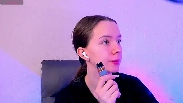 BellaVelure6767 online show from April 15, 2026, 2:39 am