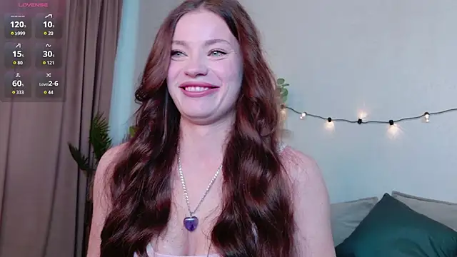 Taylla Nouell online show from November 19, 2025, 7:52 am