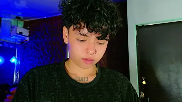 Snapshot of lunabustygirl chatting on February 14, 2026, 10:10 pm lunabustygirl online show from February 14, 2026, 10:10 pm