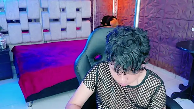 Snapshot of lunabustygirl chatting on February 6, 2026, 9:22 pm lunabustygirl online show from February 6, 2026, 9:22 pm