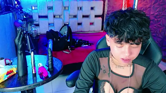 Snapshot of lunabustygirl chatting on February 3, 2026, 6:22 am lunabustygirl online show from February 3, 2026, 6:22 am