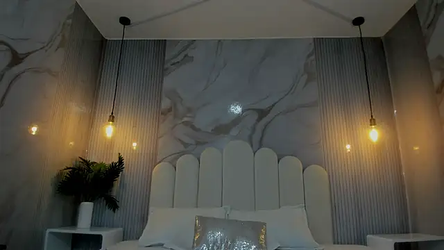 Snapshot of arietta_skinny chatting on January 6, 2026, 7:40 pm arietta skinny online show from January 6, 2026, 7:40 pm