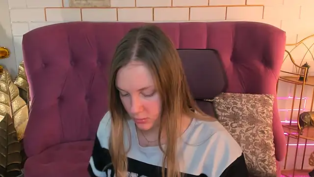 SandraLindsey online show from November 29, 2025, 1:22 pm