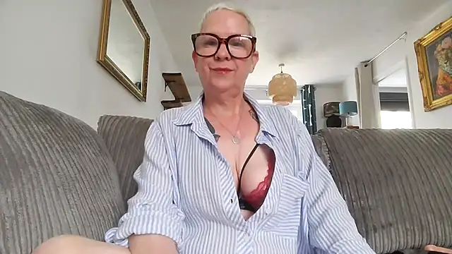 Snapshot of missyb_x chatting on June 20, 2026, 9:14 am missyb x online show from June 20, 2026, 9:14 am