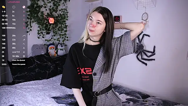 Snapshot of Emmie_shy chatting on November 23, 2025, 2:49 pm Emmie shy online show from November 23, 2025, 2:49 pm