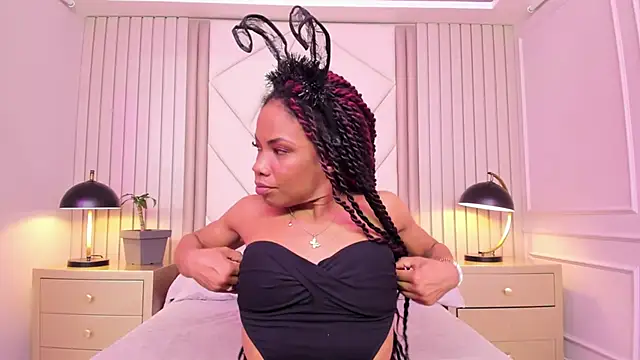 Snapshot of LailaDavidson chatting on January 17, 2026, 12:20 pm LailaDavidson online show from January 17, 2026, 12:20 pm