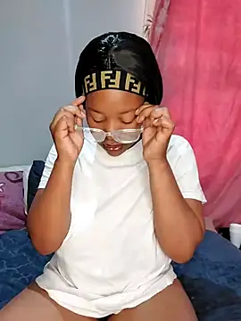 Naive618 online show from November 19, 2025, 10:48 am