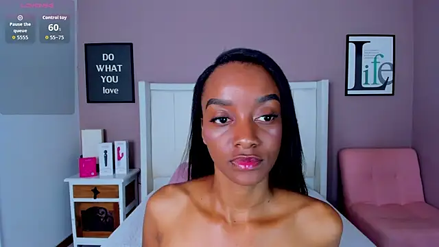 SandyAdaeze online show from December 15, 2025, 12:33 pm