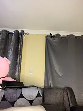 cleo0427 online show from November 14, 2025, 10:46 pm