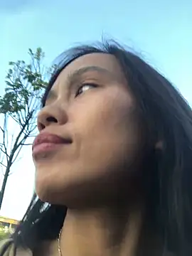 Trangbabylove online show from November 21, 2025, 9:19 am