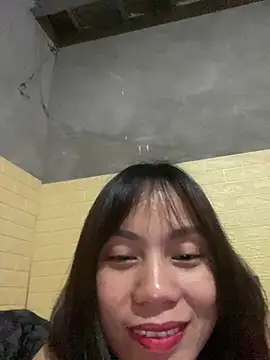 Trangbabylove online show from April 4, 2026, 10:22 am