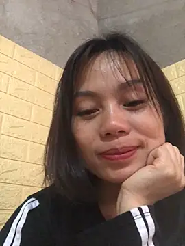 Snapshot of Trangbabylove chatting on March 2, 2026, 1:28 am Trangbabylove online show from March 2, 2026, 1:28 am