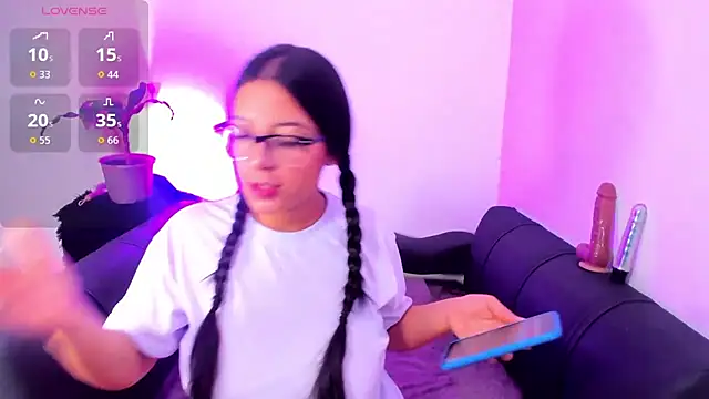 evelisse  online show from January 8, 2026, 3:56 am