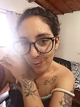 Melinerd online show from November 21, 2025, 5:56 pm