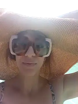 Snapshot of cleopatravodos chatting on July 5, 2026, 1:29 pm cleopatravodos online show from July 5, 2026, 1:29 pm