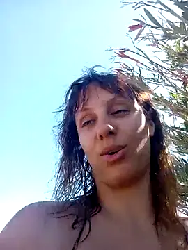 Snapshot of cleopatravodos chatting on June 3, 2026, 1:23 pm cleopatravodos online show from June 3, 2026, 1:23 pm