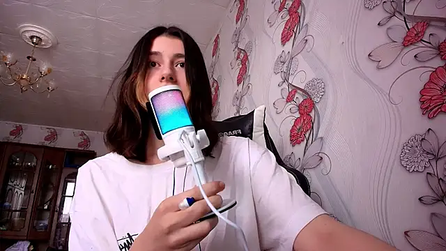 KristinaScott online show from January 13, 2026, 12:09 pm