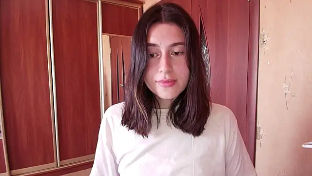 KristinaScott online show from April 2, 2026, 2:46 pm